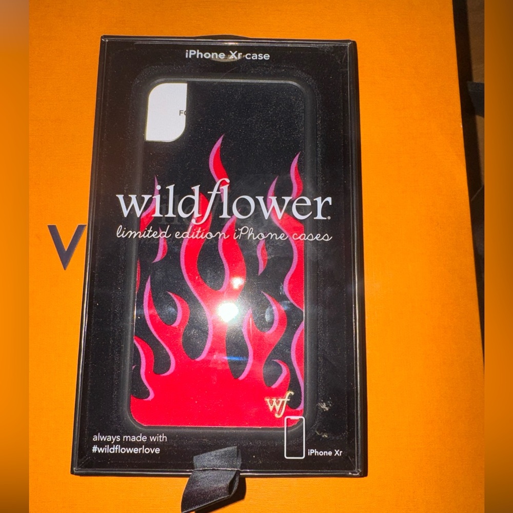 Never used IPhone XR wildflower case